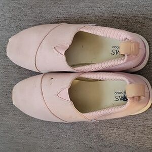 Pink casual Tom's slip on tennis shoes